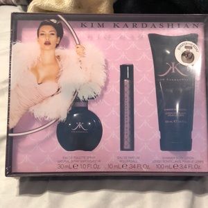 Brand new Kim Kardashian perfume set.